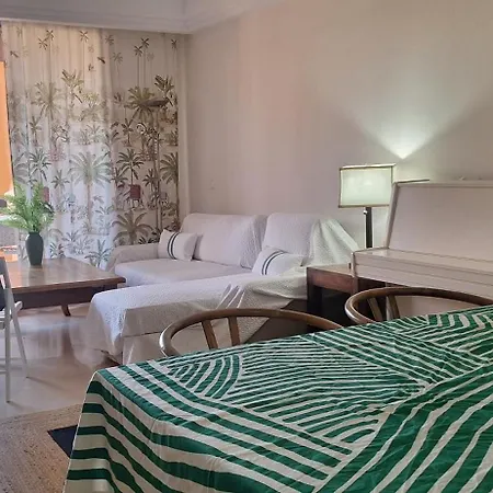 Marbella Sea View Апартаменты *
